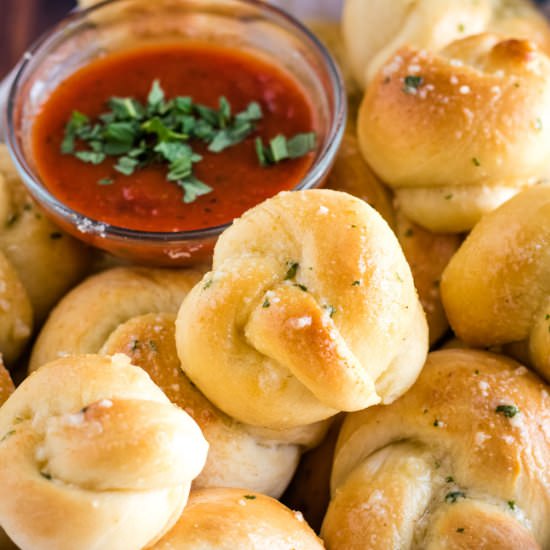 Homemade Garlic Knots Recipe