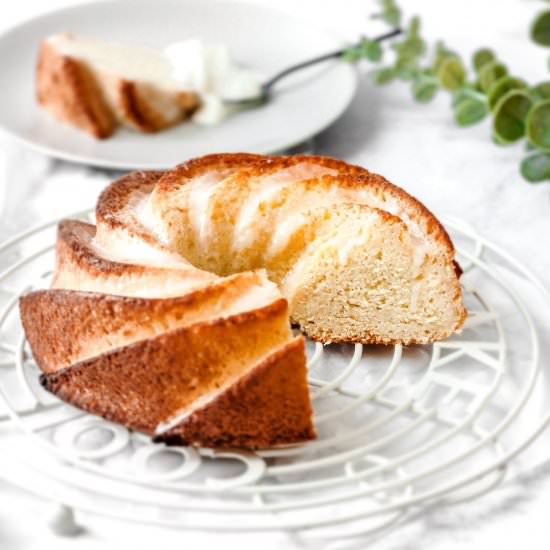 Lemon bundt cake