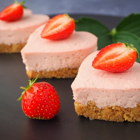 Mini strawberry cheesecake