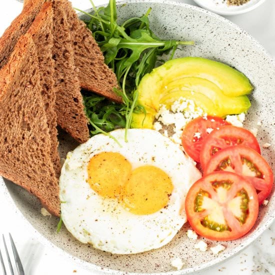 Easy Breakfast Sunny Side up Eggs