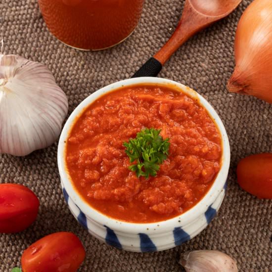How to Make Homemade Tomato Sauce
