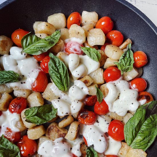 One Pan Caprese Gnocchi