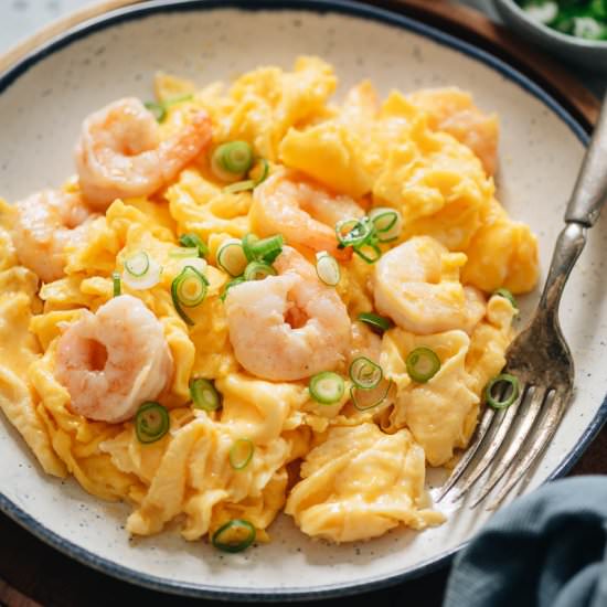 Scrambled Eggs with Shrimp (滑蛋虾仁)