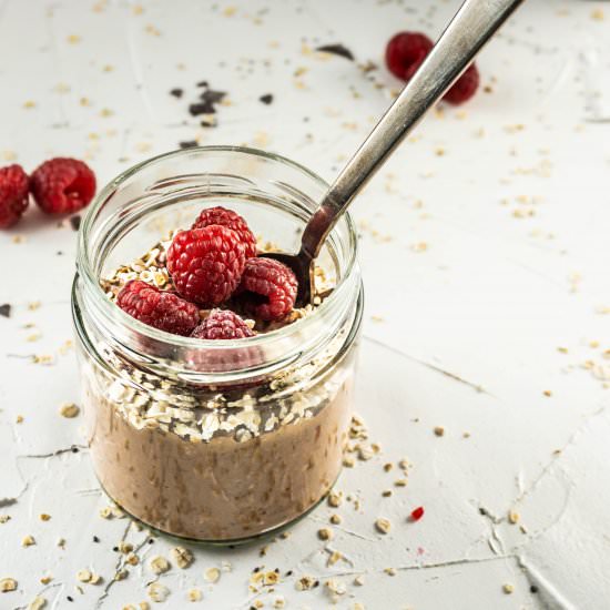 Chocolate Raspberry Overnight Oats