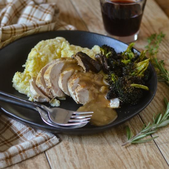Chicken with Mushroom Gravy
