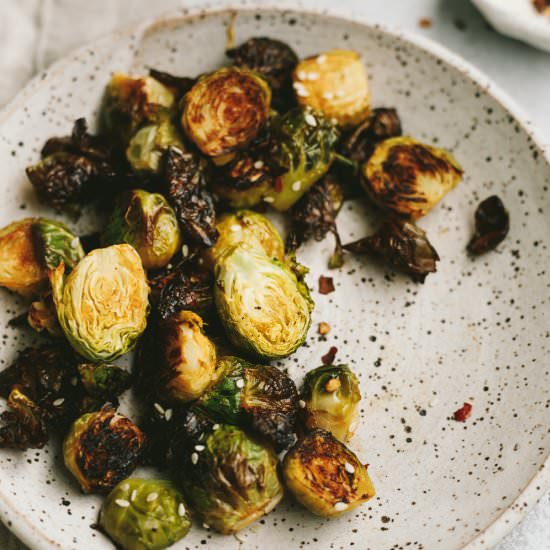 Roasted Sriracha Brussels Sprouts