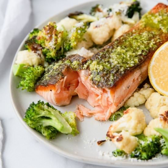 Crispy Salmon & Parmesan Veggies