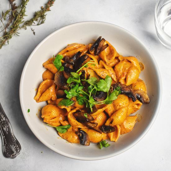 Creamy Cauliflower Red Pepper Pasta