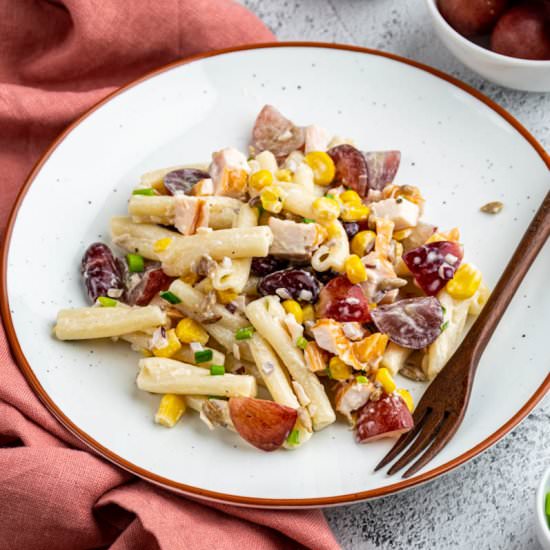 Smoked chicken salad with grapes