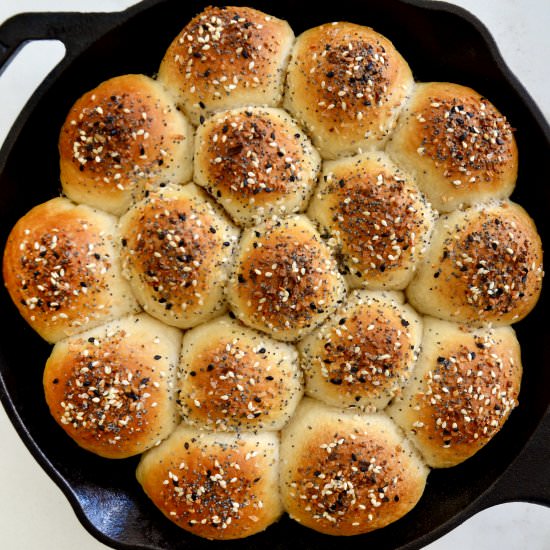 Everything Bagel Pull-Apart Bread