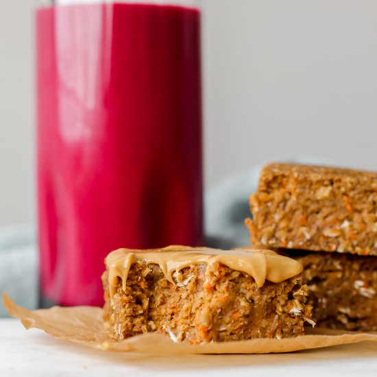 Carrot Cake Oatmeal Breakfast Bars