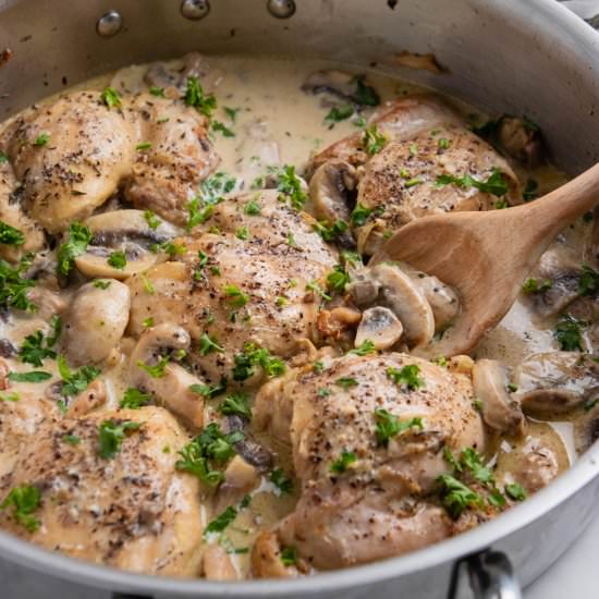 Creamy White Wine Chicken Thighs
