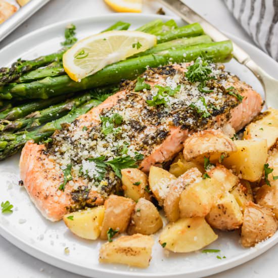Pesto Salmon Sheet Pan Dinner