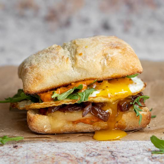 Spicy fried egg sandwich