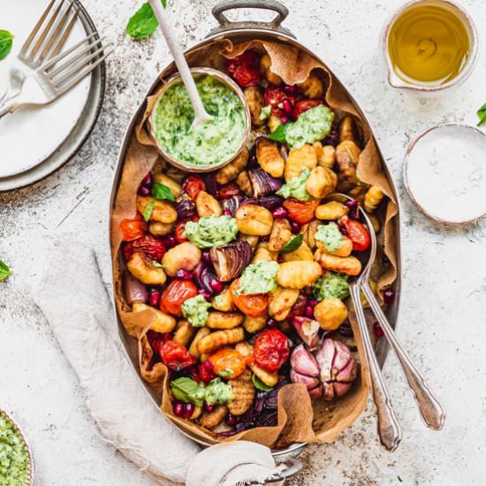 Tomato Pesto Gnocchi Traybake