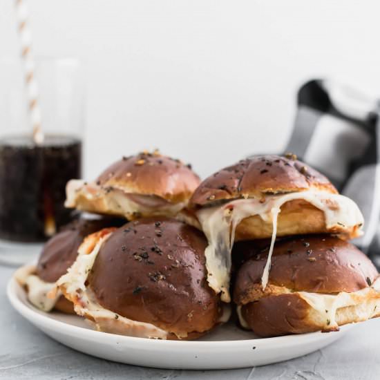Easy Pepperoni Pizza Sliders