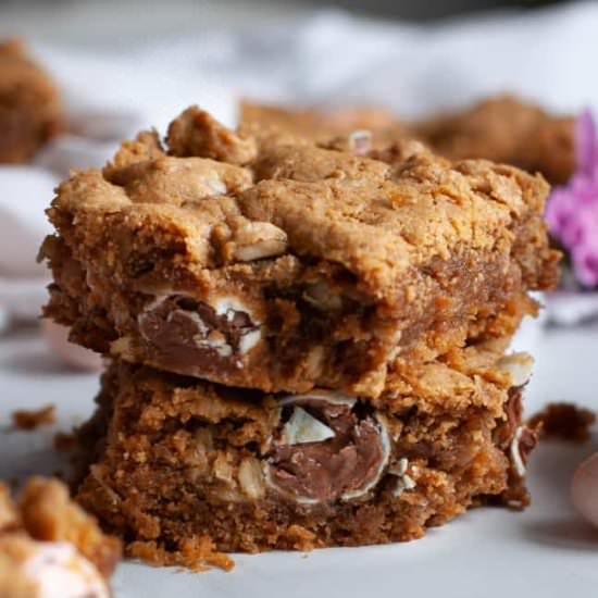 Healthy Cadbury Egg Blondies