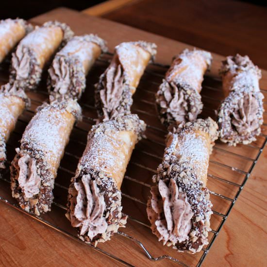 Chocolate Chip Almond Cannoli