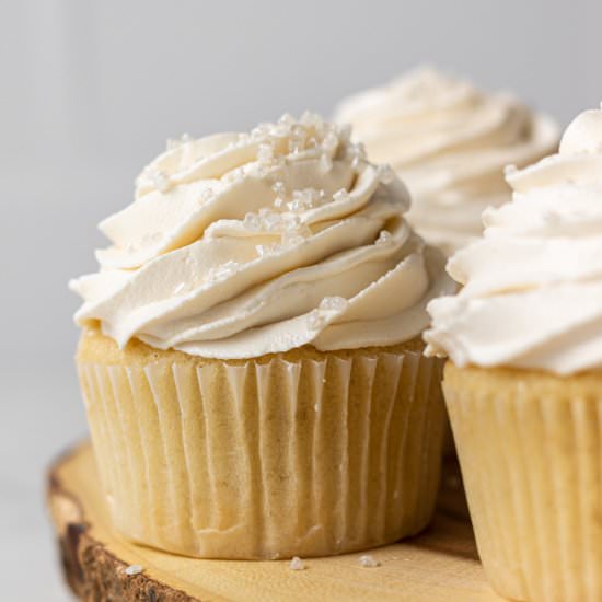 Fluffy Vanilla Cupcakes (Dairy Fre)