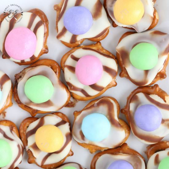 Easter Chocolate Pretzel Bites