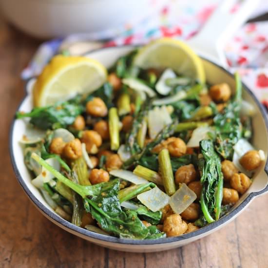 Roasted asparagus with chickpeas