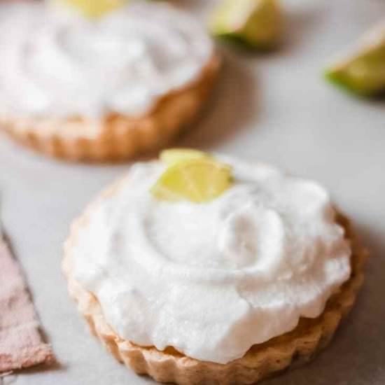 Mini lemon meringue tarts