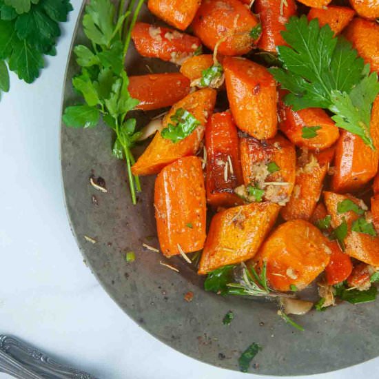 Garlic Herb Roasted Carrots