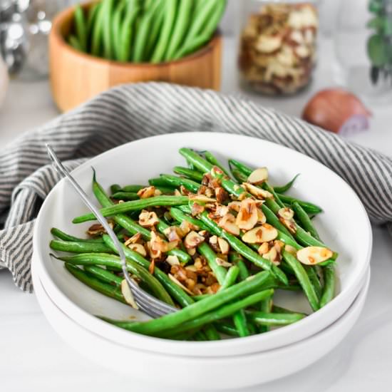 Whole30 Green Beans Almondine