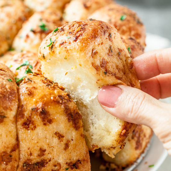 Parmesan Garlic Pull-Apart Bread