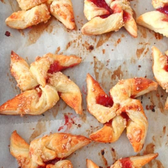 STRAWBERRY PUFF PASTRY