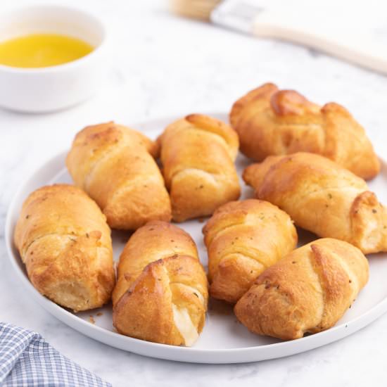 Air Fryer Garlic Cheese Rolls