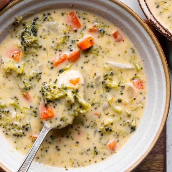 Instant Pot Broccoli Cheddar Soup