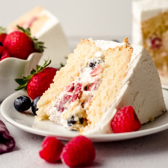 milk & berries cake