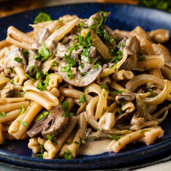 Easy Creamy Mushroom Pasta