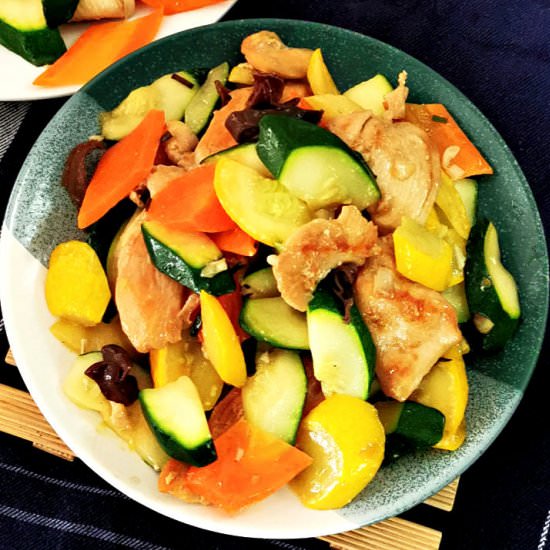 Zucchini stir fry with chicken