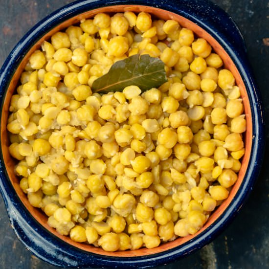 How to Cook Chickpeas (3 Ways)