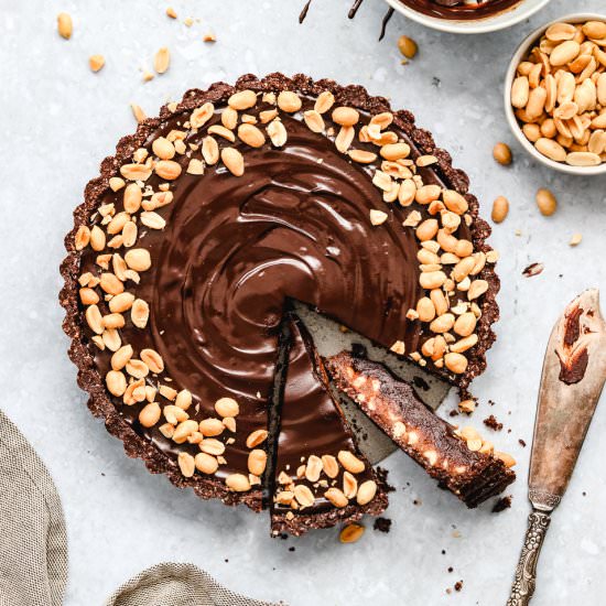 Snickers Tart (Vegan and Gluten-fre