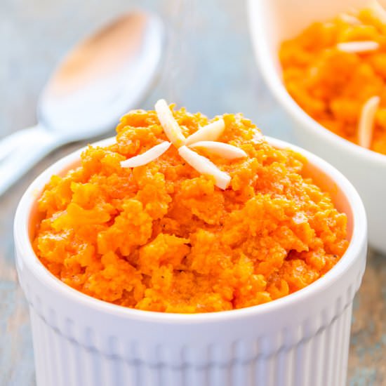 Easy Carrot Halwa Recipe (Gajar Ka