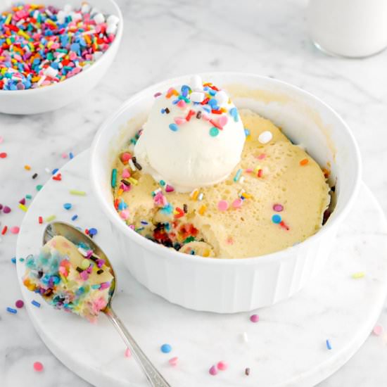 5 Minute Funfetti Mug Cake