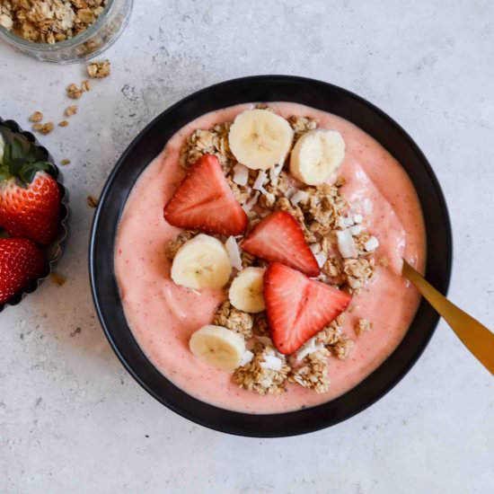 Strawberry Mango Smoothie Bowl