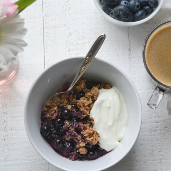 Healthy Blueberry Breakfast Crisp