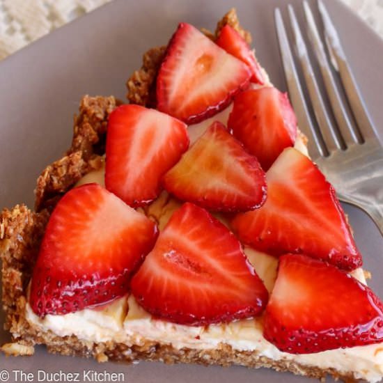 Strawberry Yogurt Parfait Pie