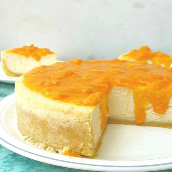 Easy cheesecake with mango topping