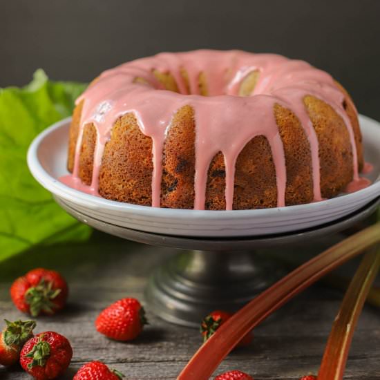 Strawberry Rhubarb Yogurt Cake