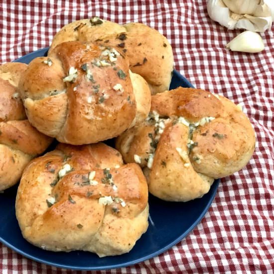 Whole Wheat Garlic Knots