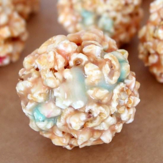 MARSHMALLOW POPCORN BALLS