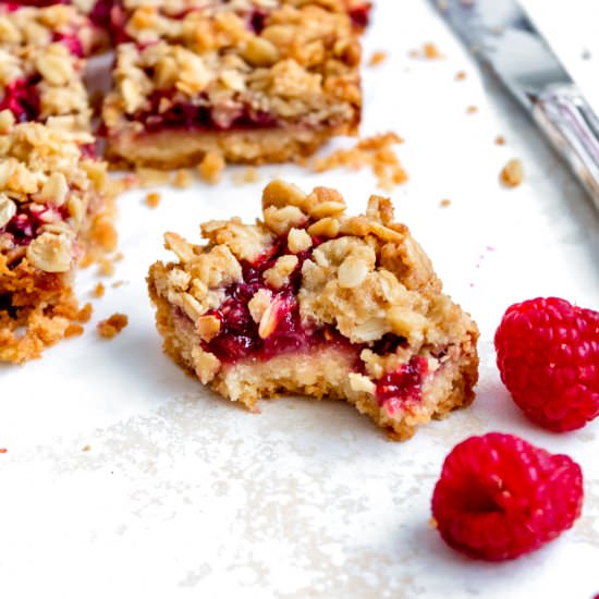 Raspberry Oatmeal Crumble Bars