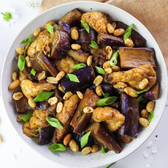 Tofu with Eggplant in Peanut Sauce