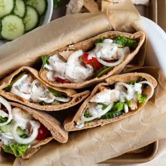Garlic Chicken Pita