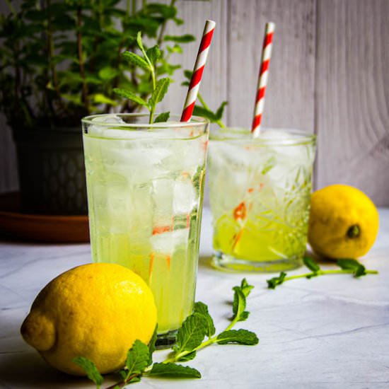 Ultra Refreshing Limoncello Spritz